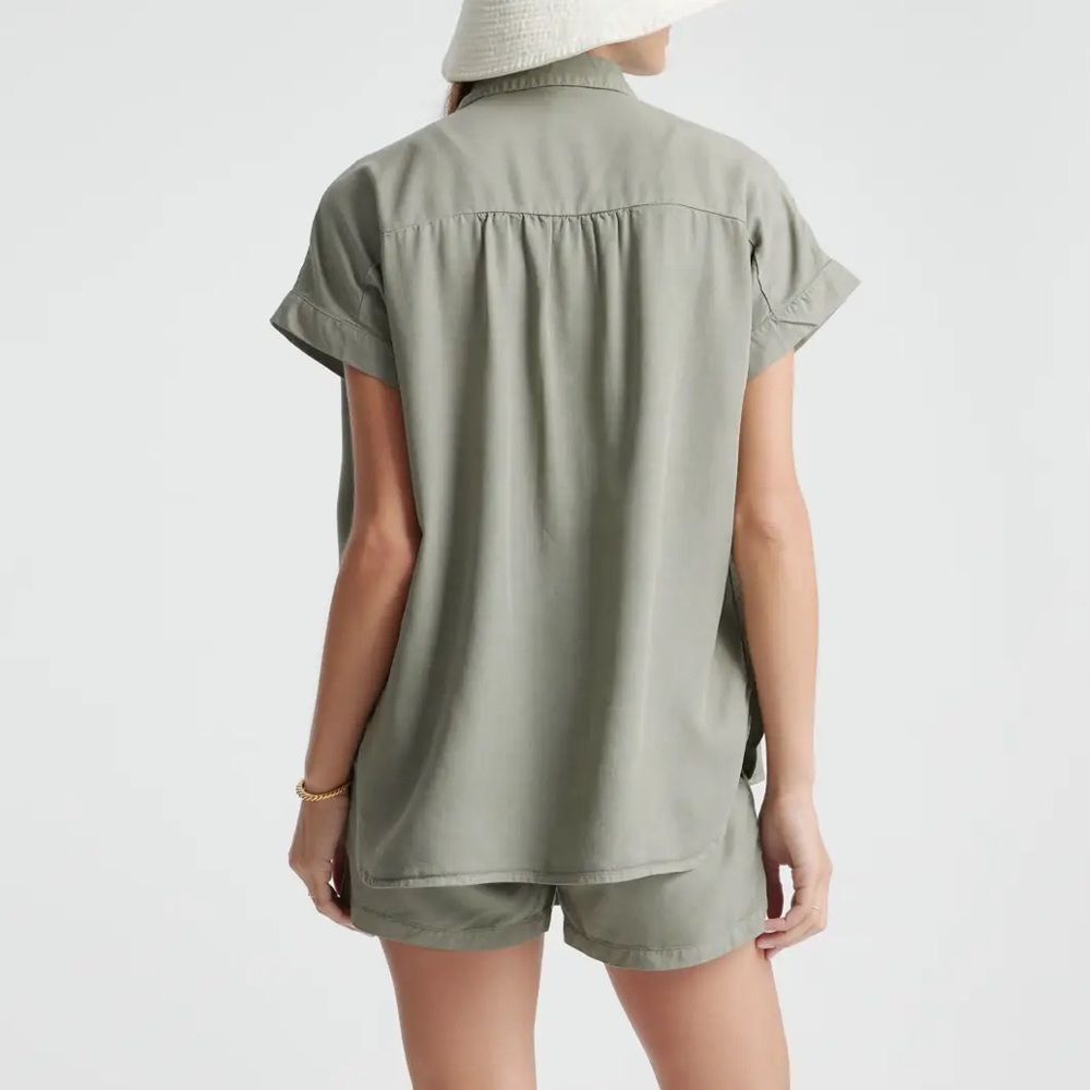 QUINCE large Vintage Wash Tencel Camp Shirt Olive